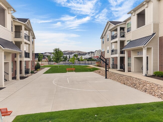 Building Photo - Spacious 3 Bed, 2 Bath Condo in The Exchange – Lehi, UT