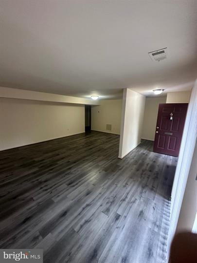 Building Photo - Charming Annandale Townhome with Modern Up...