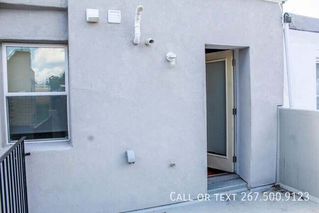 Building Photo - 907 S 13th St