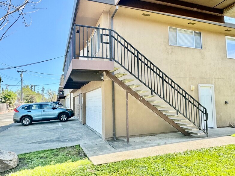 Building Photo - 4549 Greenholme Dr