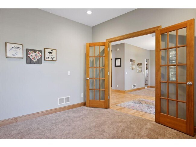 Building Photo - 8069 Enclave Bay