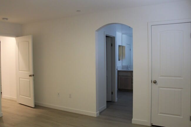 Building Photo - Brand New Home for Rent with Mother In Law Suite and Solar- Sydney Park