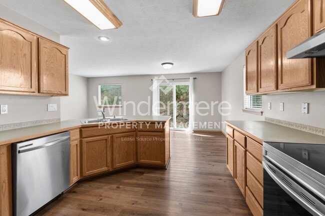 Building Photo - South Hill Charm