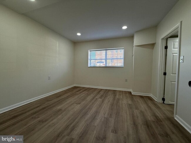 Building Photo - 4 Bright Star Ct