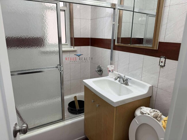 Building Photo - 43-24 58th St