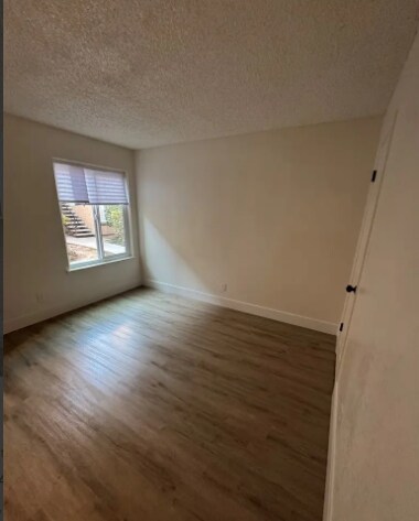 Building Photo - 1550 Ashlan Ave