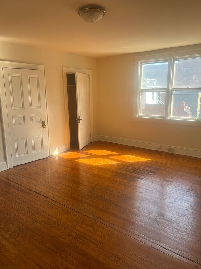 Primary Photo - 230 N Duke St