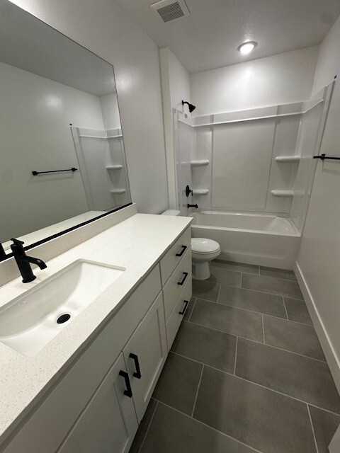 Building Photo - Mapleton 64