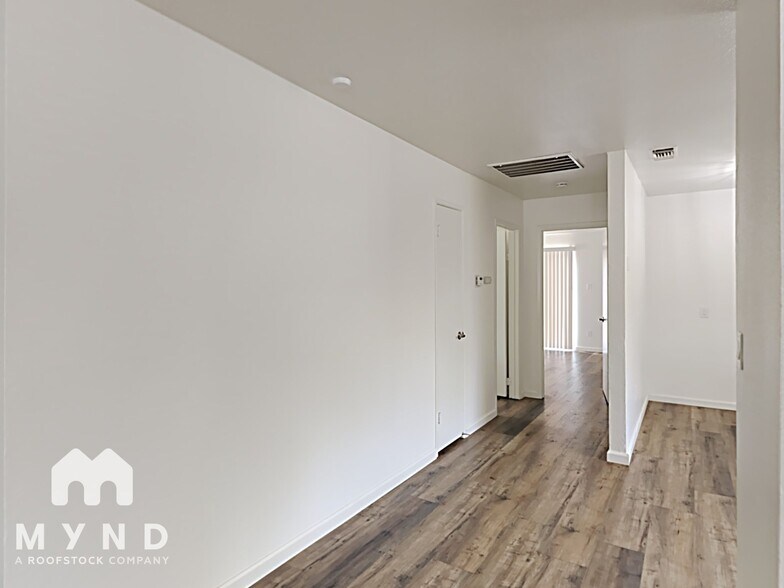 Building Photo - 2740 42nd St