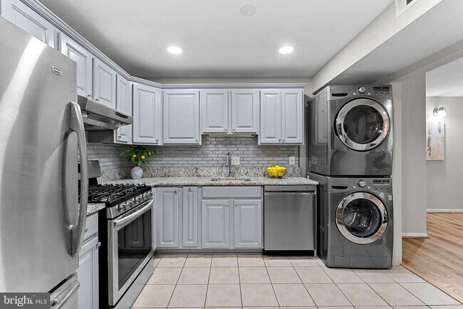 Building Photo - 11808 Breton Ct