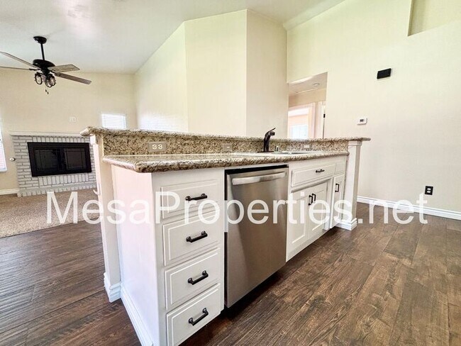 Building Photo - 16481 Silica Dr