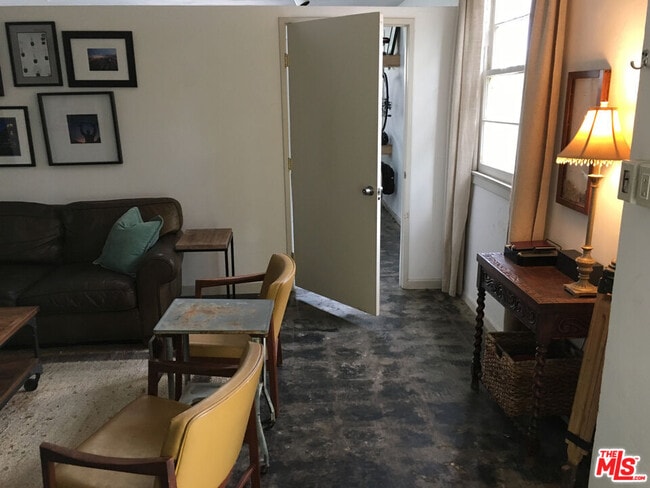 Building Photo - 5422 Washington Blvd