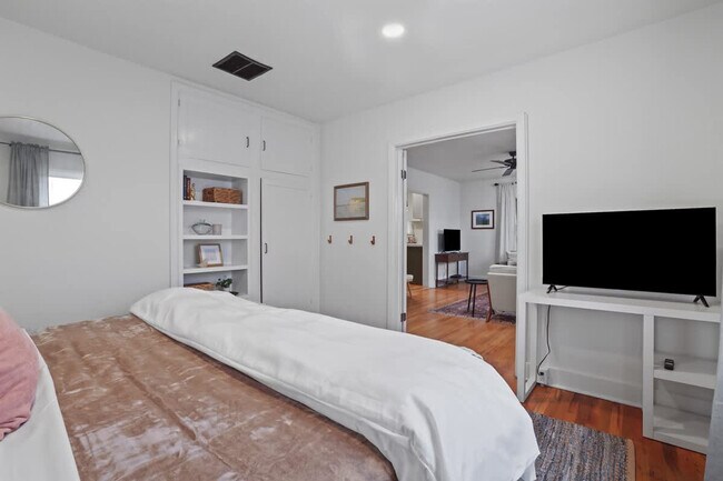 Building Photo - 603 2nd St S