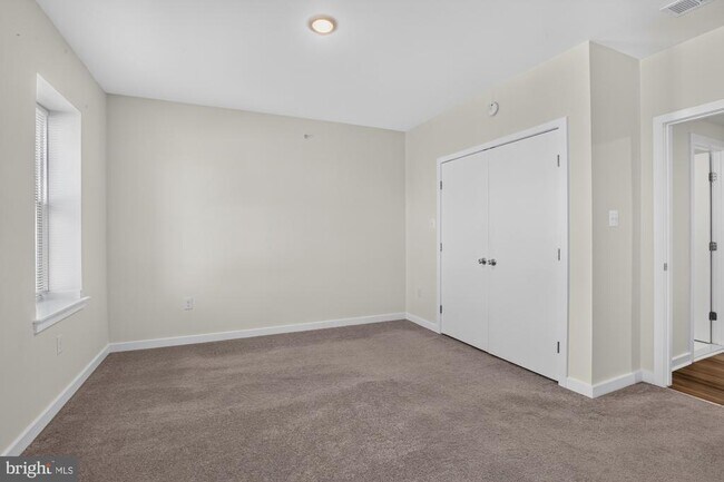 Building Photo - 541 N Orianna St