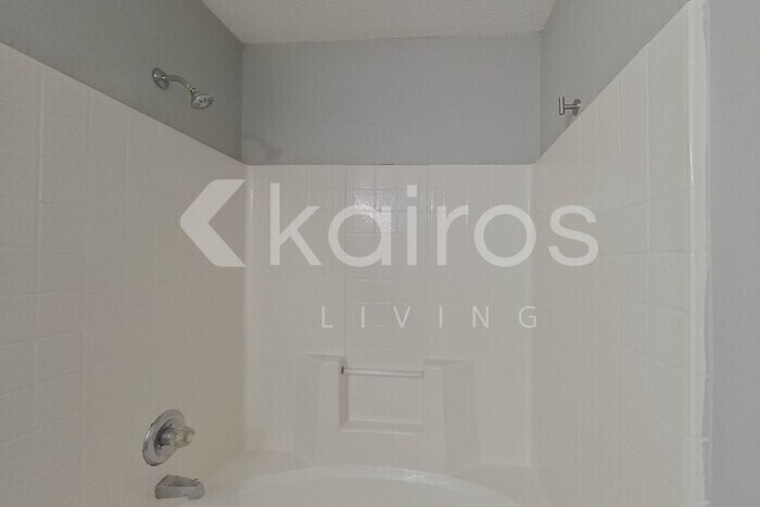 Building Photo - 225 Leebeck Cir