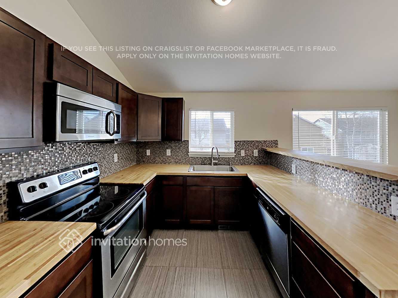 Building Photo - 4654 E 135th Ave