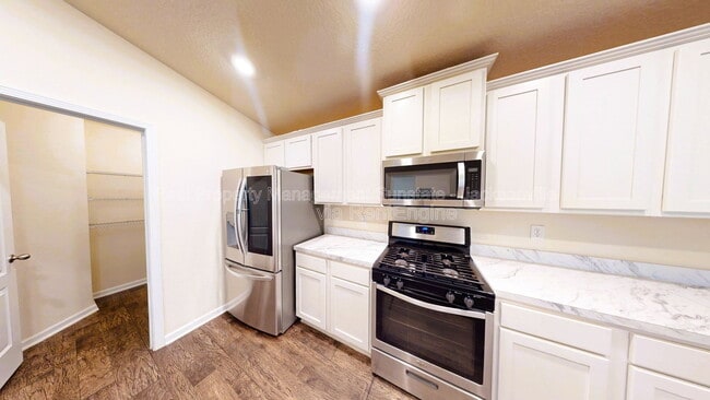 Building Photo - 89 Logrono Ct