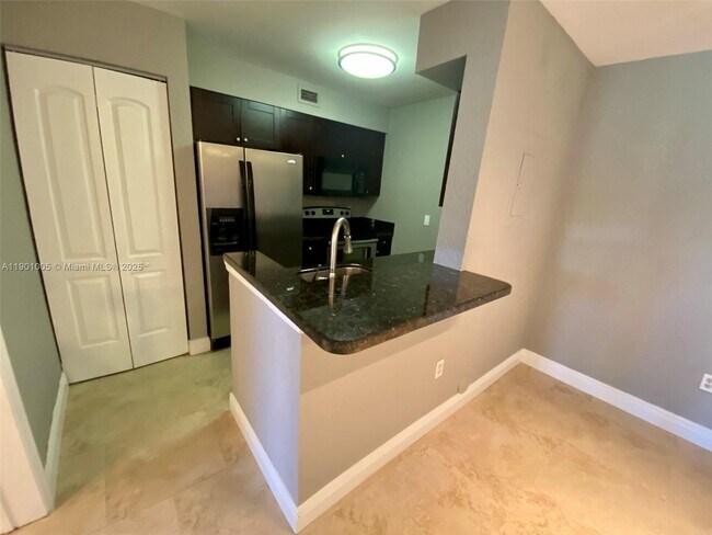 Primary Photo - 2851 N Oakland Forest Dr
