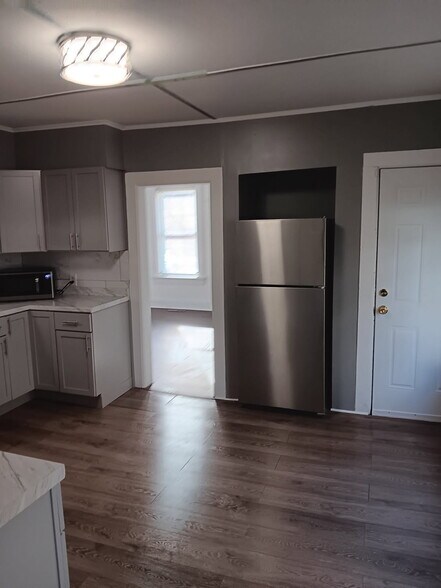 Building Photo - 162 Prospect Ave