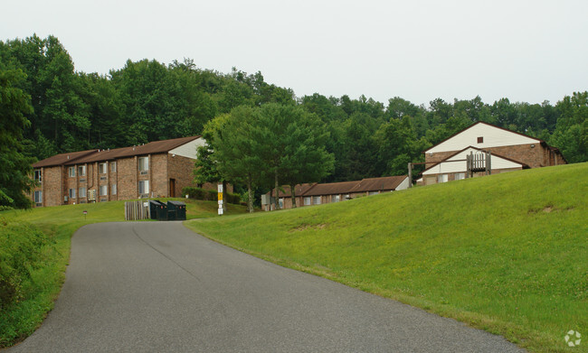 Building Photo - Summers Village Apartments