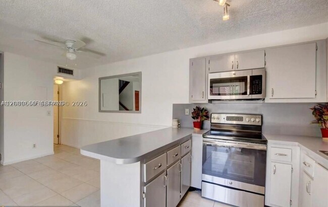 Building Photo - 3103 Spanish Wells Dr