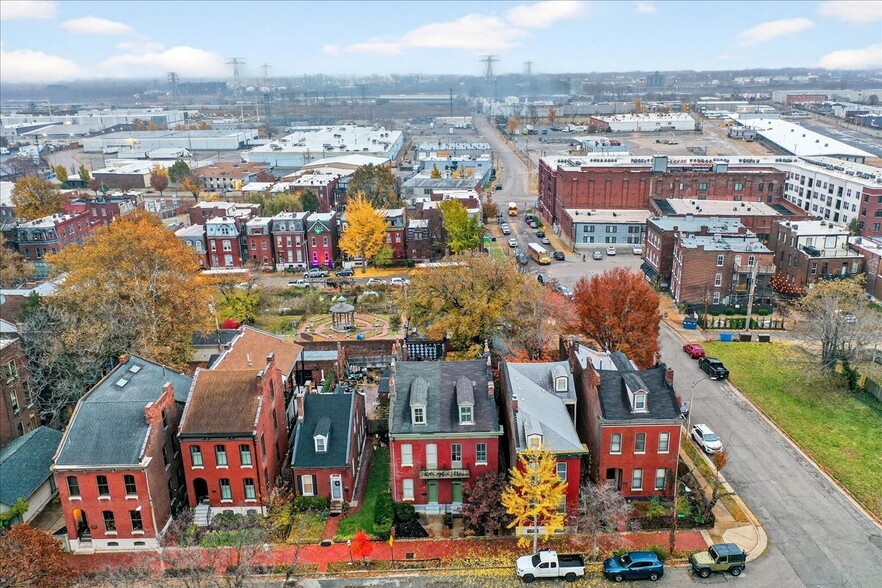 Building Photo - 2350 S 10th St