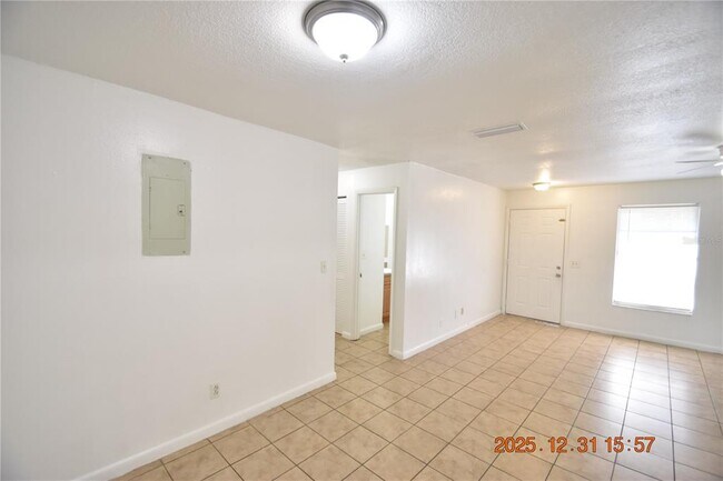 Building Photo - 6618 N Church Ave