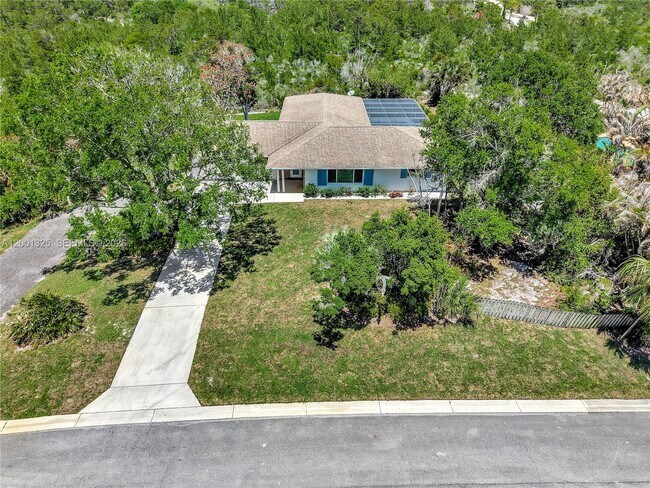 Building Photo - 9125 SE Karin St