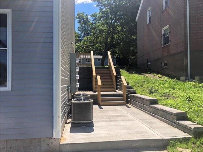 Building Photo - 132 Sheldon Terrace