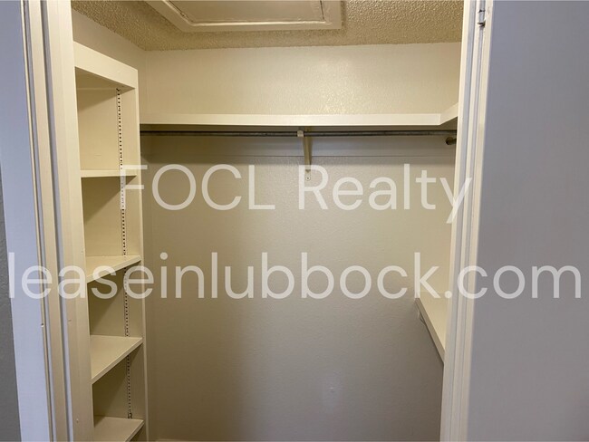 Building Photo - 510 Dowden Rd