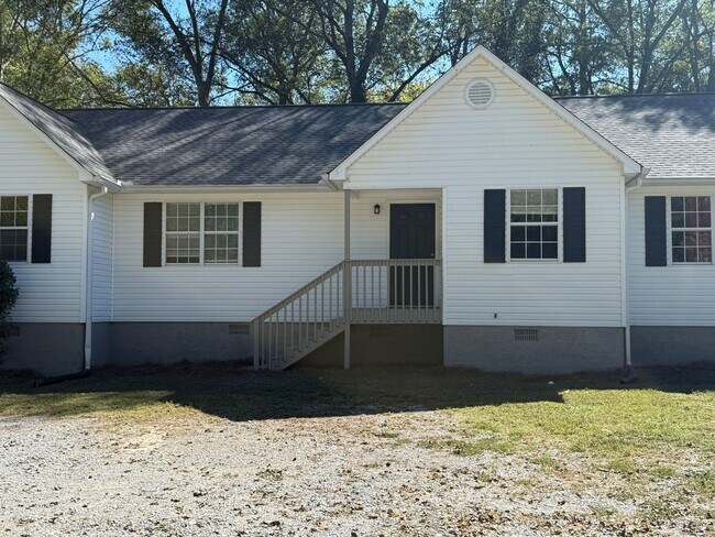 Building Photo - 121 Clyde Dr