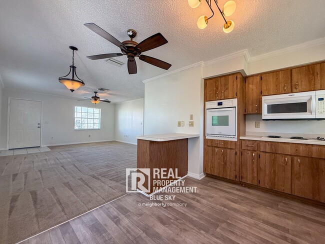 Building Photo - 6704 Hickorywood Ln