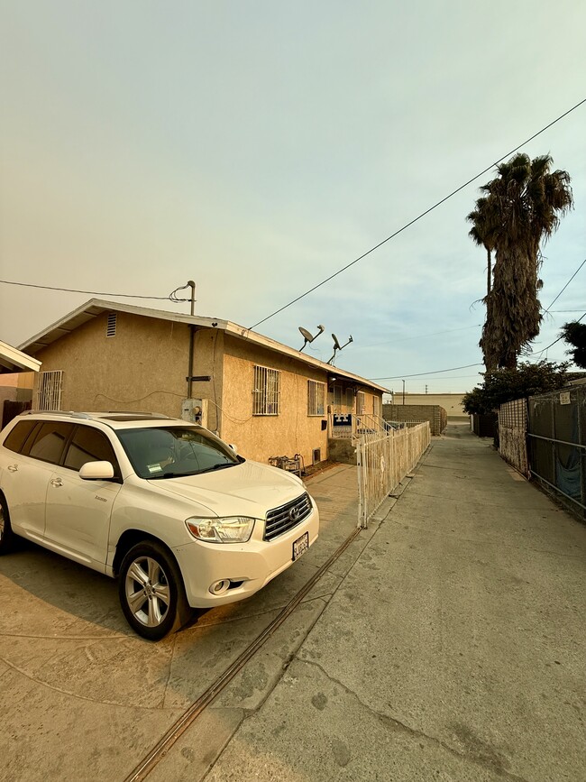 Back Duplex Building - 716 Lagoon Ave