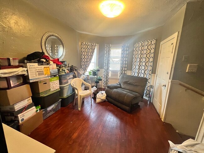 Building Photo - 75 Intervale St