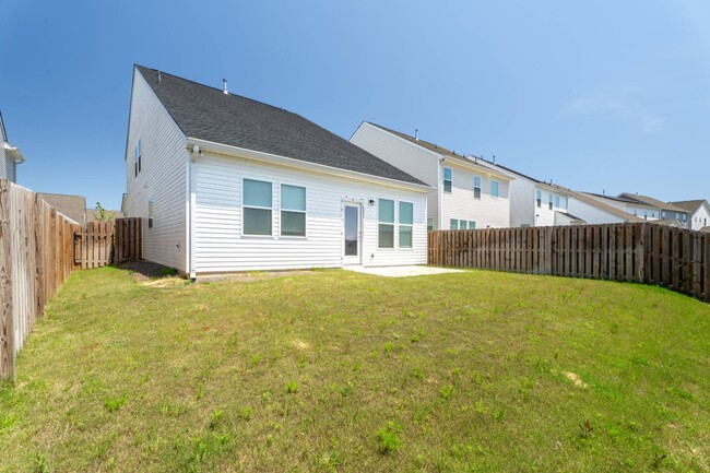 Building Photo - 812 Justify Lp