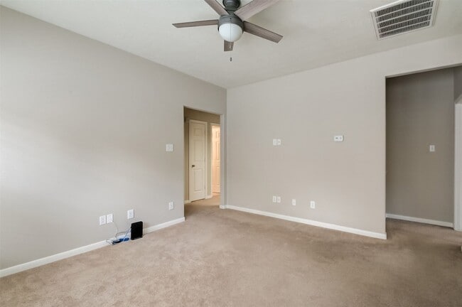 Building Photo - 115 W Burberry Cir