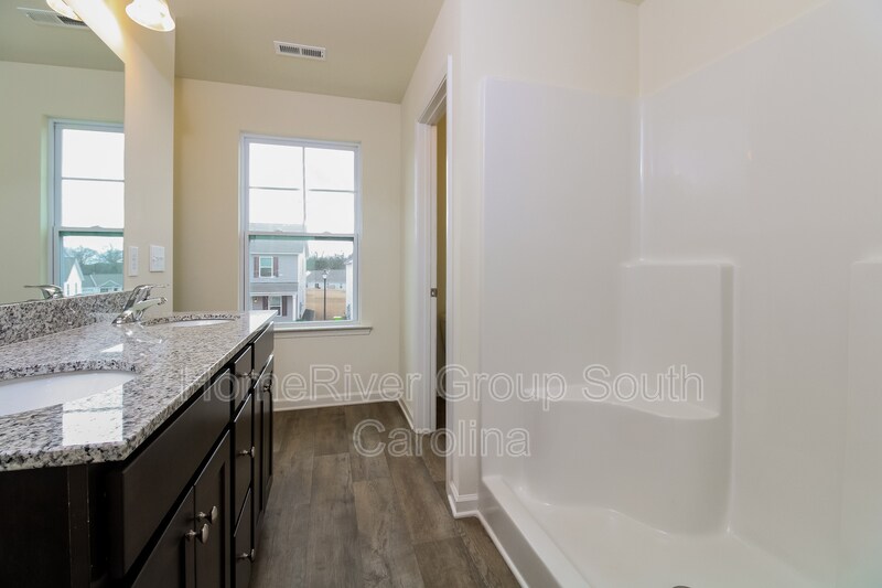 Building Photo - 240 Wahoo Cir