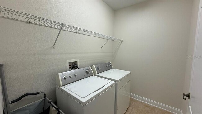 Building Photo - 7224 Halton Ct