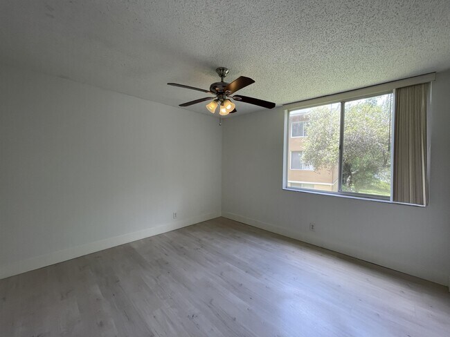 Building Photo - 4035 W McNab Rd