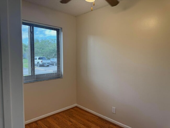 Building Photo - 3710 N Pine Island Rd