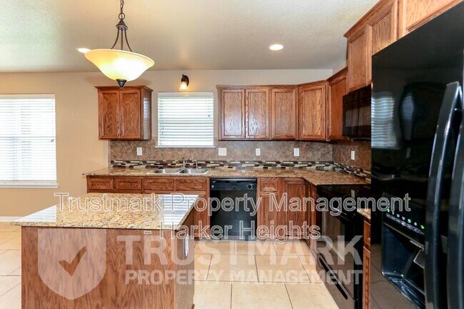 Building Photo - 200 W Little Dipper Dr