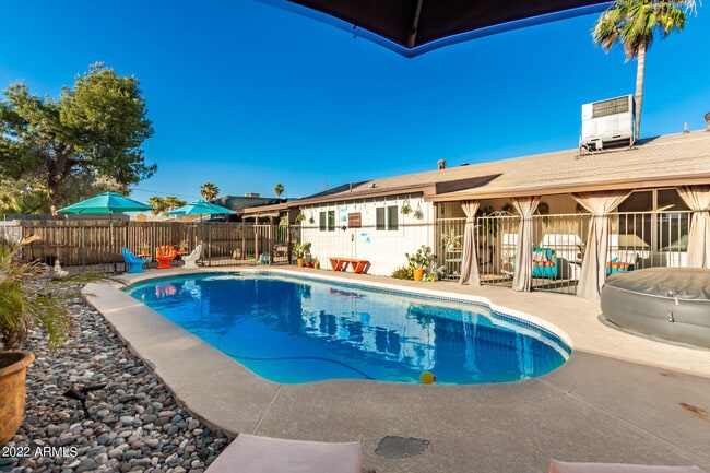 Building Photo - 12728 N 40th Pl