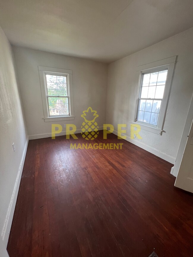 Building Photo - 955 Burleigh Ave