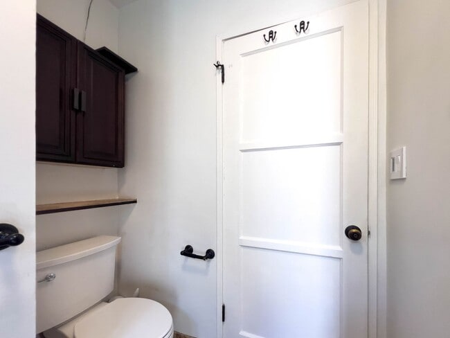 Building Photo - Spacious 3BR Home with Bonus Room in Magno...
