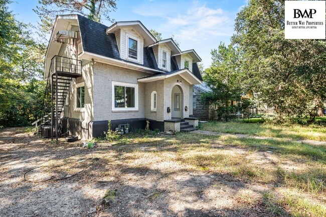 Building Photo - 1522 Columbia College Dr