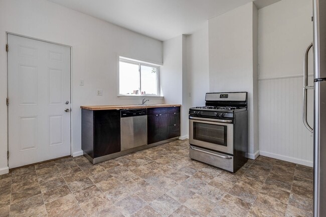 Building Photo - 612 Ceres Wy