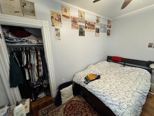 Building Photo - 176 Elm St