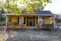 Building Photo - Charming, Updated, Historic Hillsborough Home