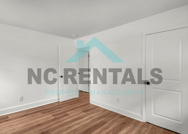 Building Photo - 815 Corona St