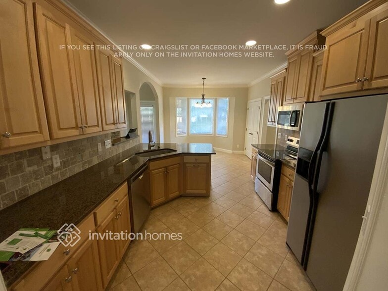 Building Photo - 242 Chuckwood Rd